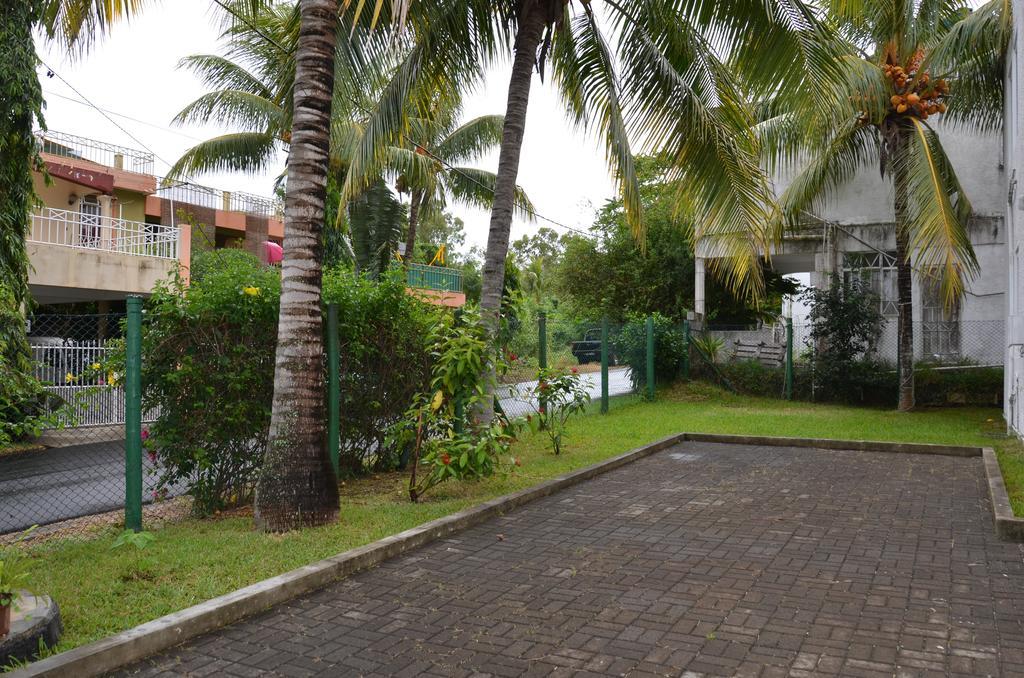 Les Gentilhommieres Guest House Trou-aux-Biches Exterior foto
