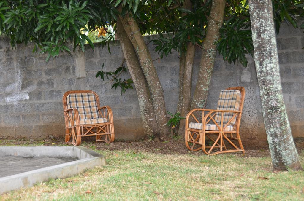 Les Gentilhommieres Guest House Trou-aux-Biches Exterior foto