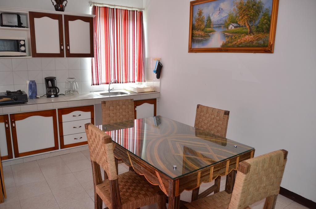 Les Gentilhommieres Guest House Trou-aux-Biches Quarto foto
