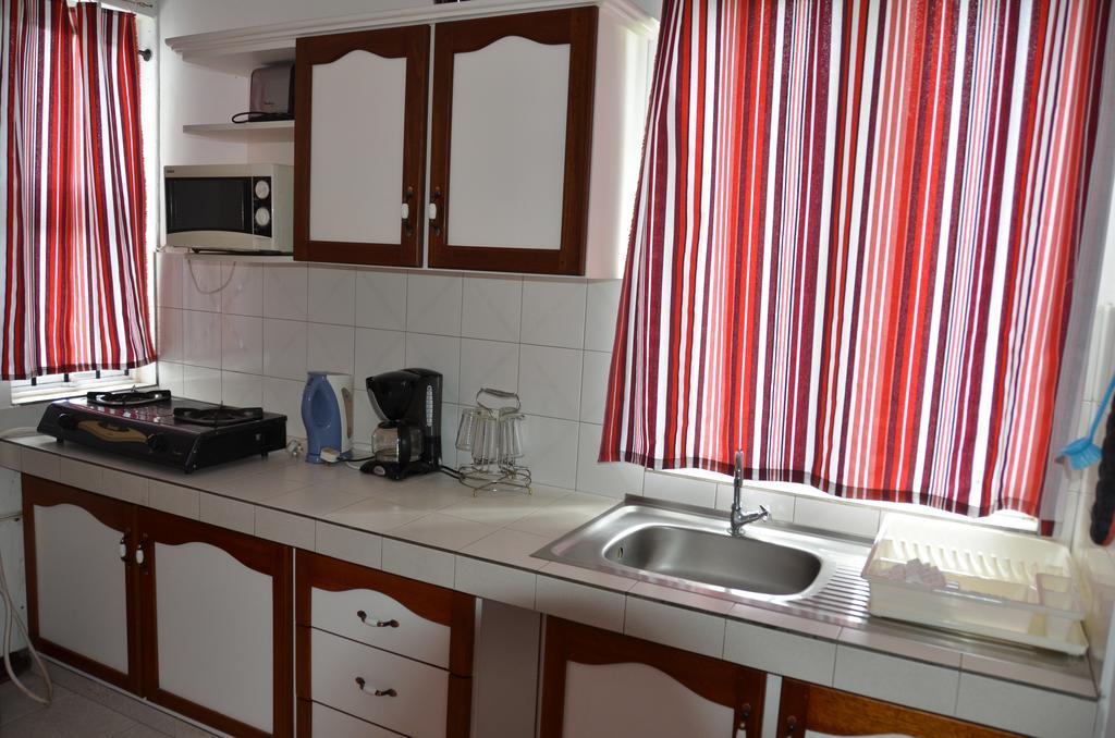 Les Gentilhommieres Guest House Trou-aux-Biches Quarto foto