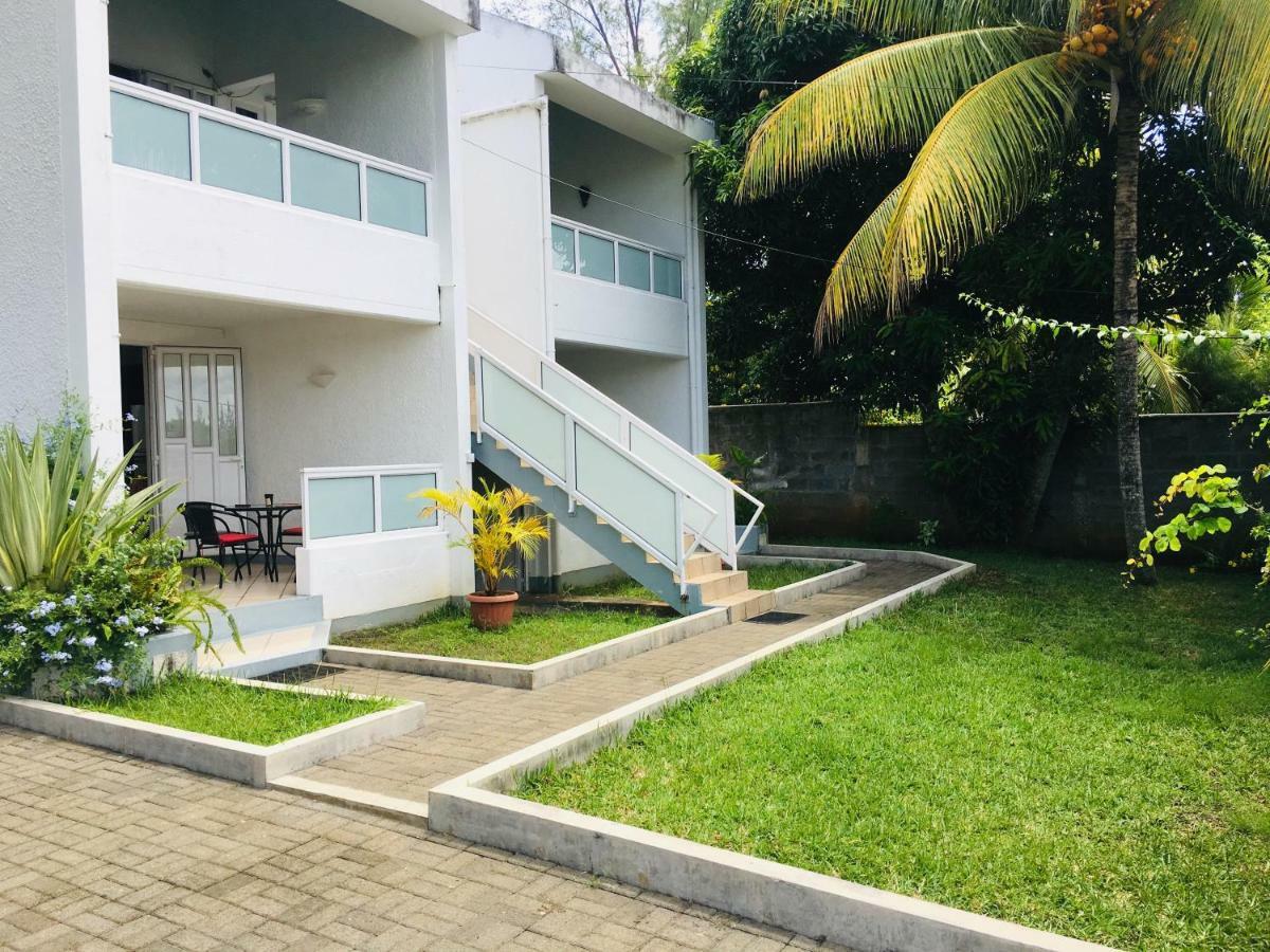 Les Gentilhommieres Guest House Trou-aux-Biches Exterior foto